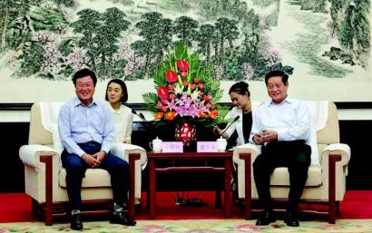 8月17日下午，省委书记赵正永在西安会见了韩国三星SDI公司社长朴商镇。